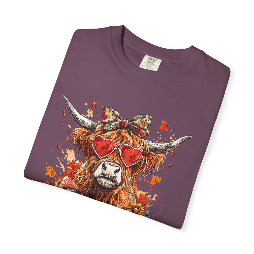 Autumn Highland Cow T-Shirt, Cute Fall Shirt, Unisex Graphic Tee, Harvest Gift, Cozy Sweatshirt Alternative