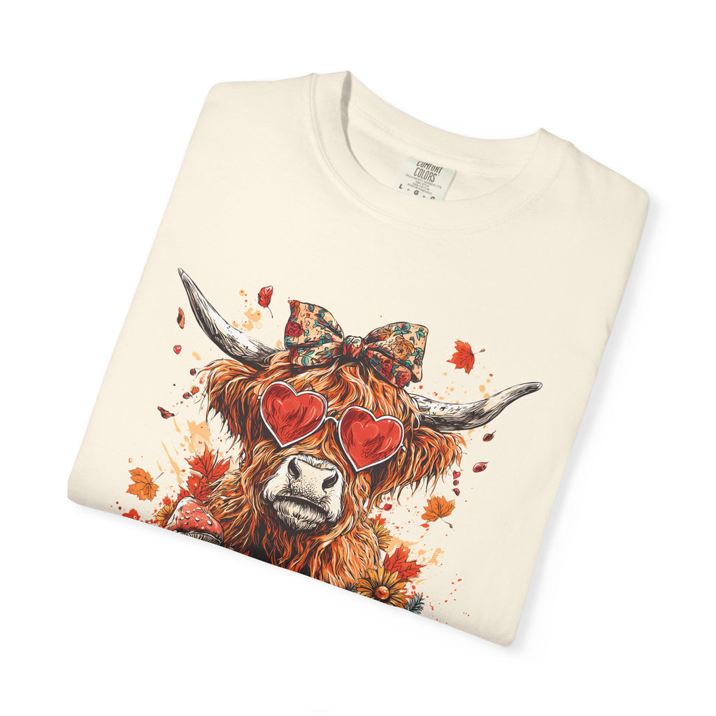 Autumn Highland Cow T-Shirt, Cute Fall Shirt, Unisex Graphic Tee, Harvest Gift, Cozy Sweatshirt Alternative