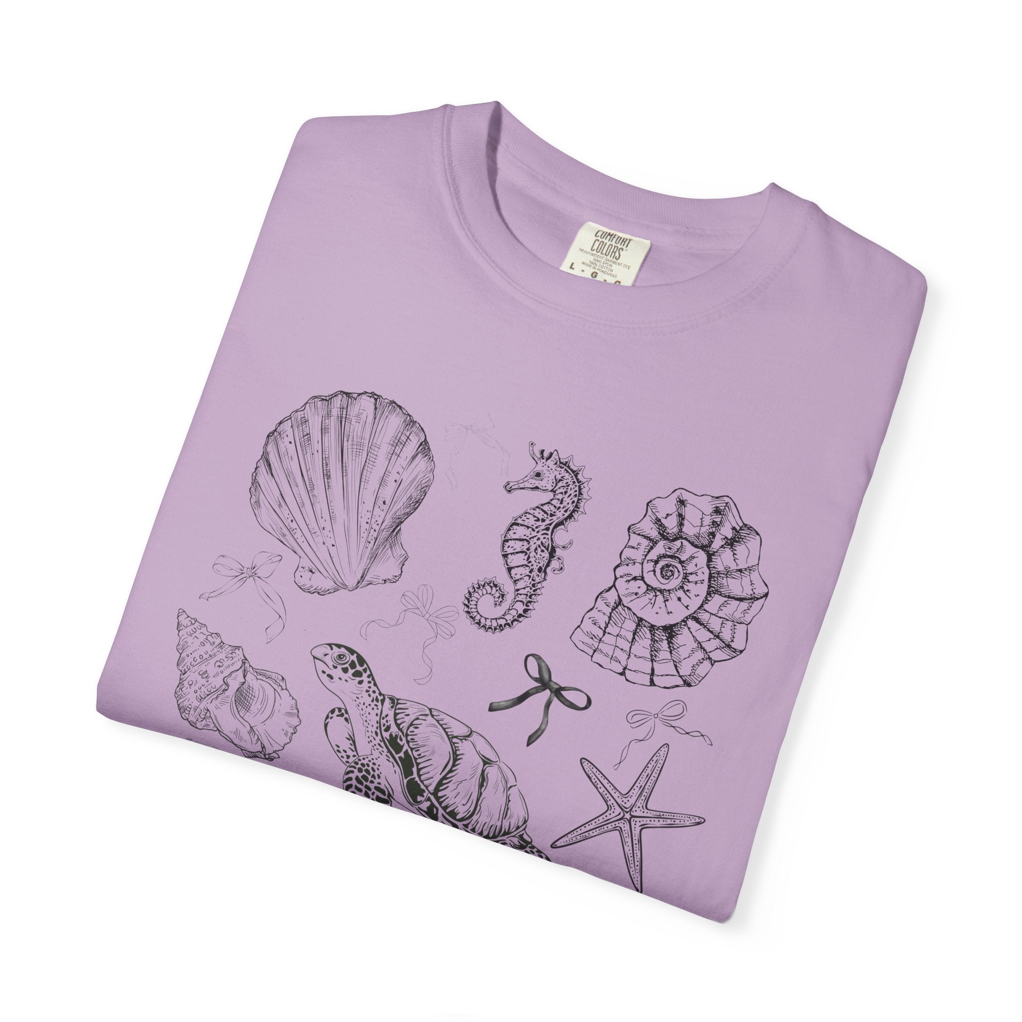 Beach Seashell Graphic T-shirt, Unisex Summer Tee, Ocean Vibes Shirt, Seashell Lover Gift, Casual Beachwear, Sea Life T-Shirt