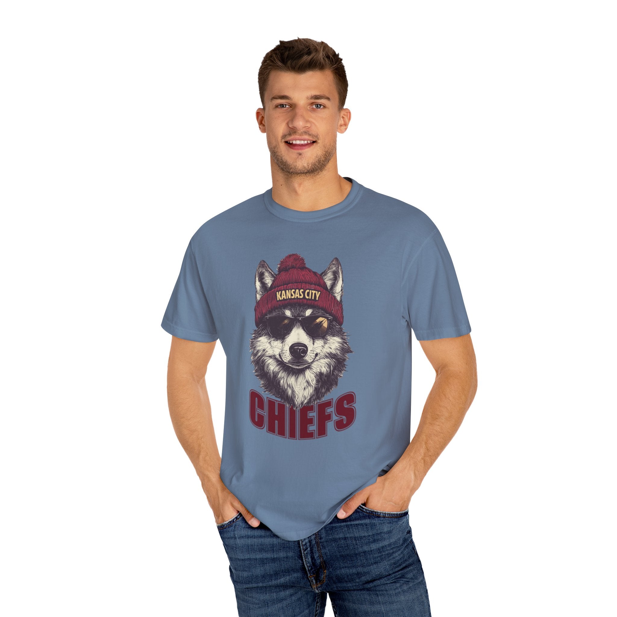 Kansas City Chiefs Football Wolf Spirit Animal Mascot T-Shirt, Unisex Football SeasonnTee, Wolf Design, Cool Graphic Shirt, Gift for Sprit Animal Lovers, Casualwear
