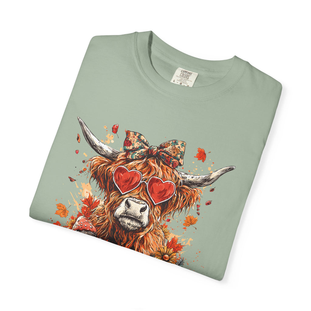 Autumn Highland Cow T-Shirt, Cute Fall Shirt, Unisex Graphic Tee, Harvest Gift, Cozy Sweatshirt Alternative